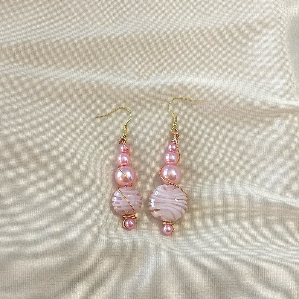 handmade rose quartz crystal earrings with gold wire! 🩷🫧